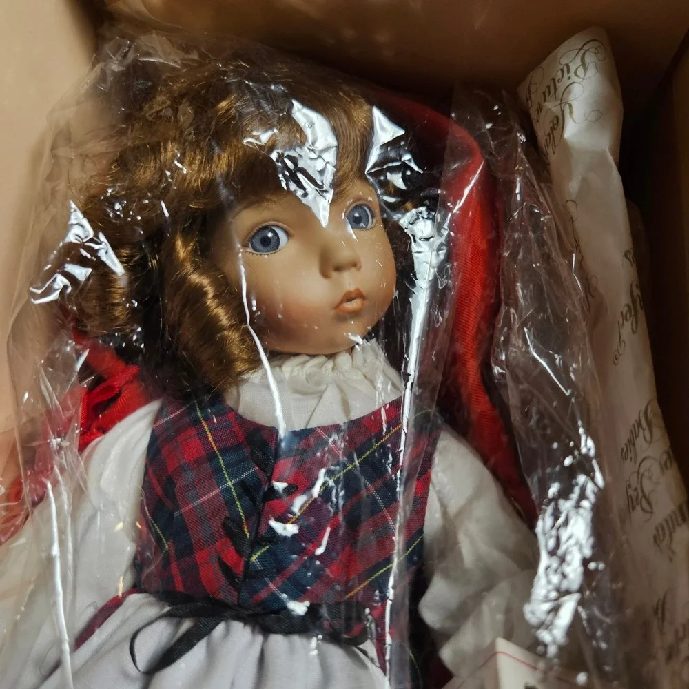 Vintage‎ 1988 Dianna Effner Little Red Riding Hood Doll 12